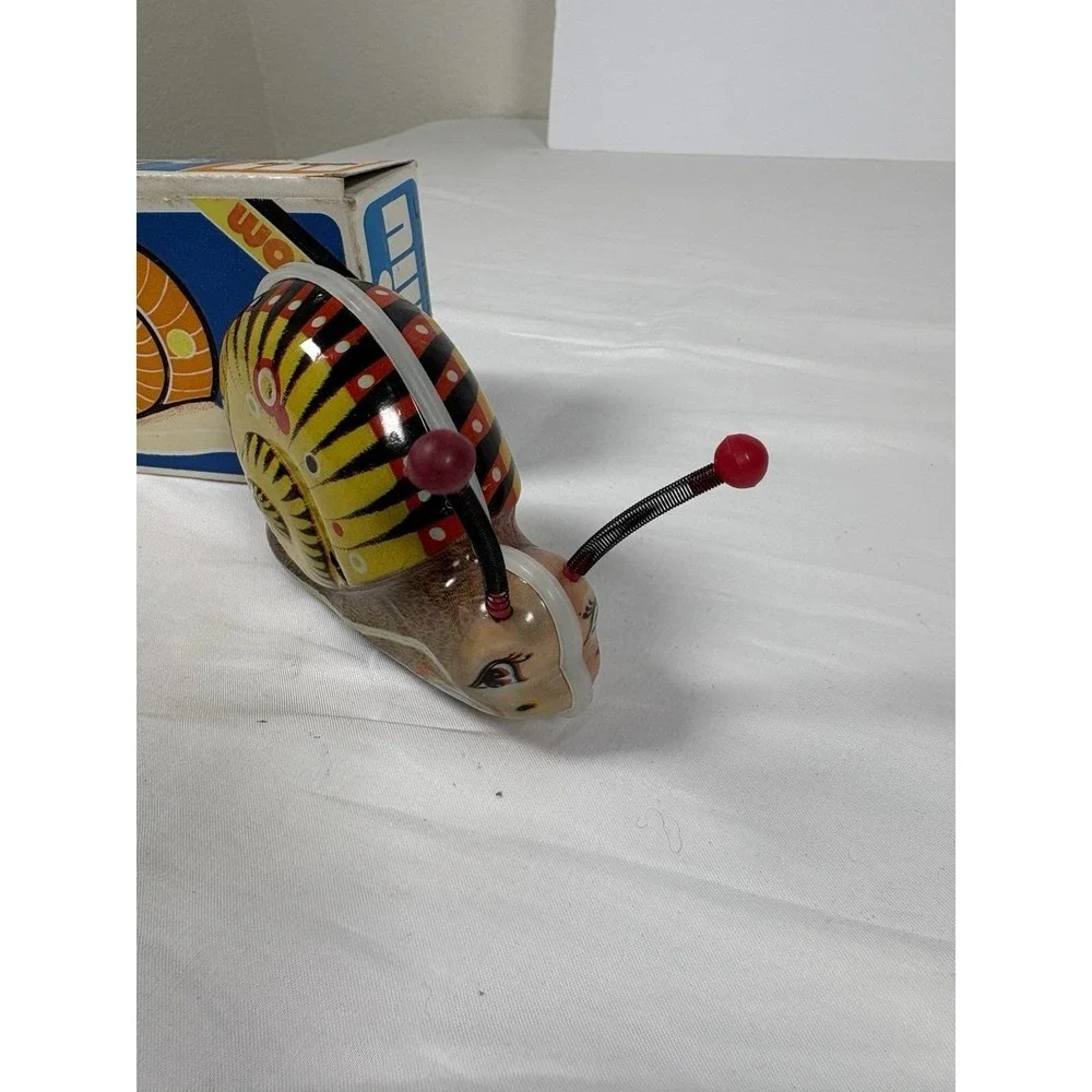 Vintage Tin Litho Wind Up Snail Toy w/ Box China No Key Retro Clockwork